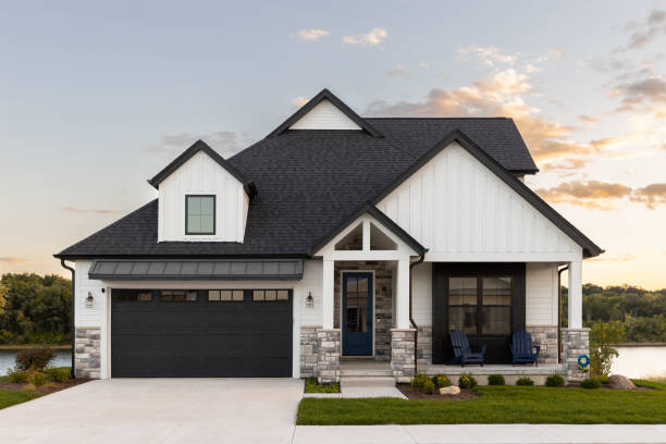Best Emergency Roof Repair Services  in Belpre, OH